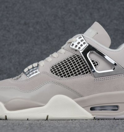 Air Jordan 4 Retro Frozen Moments