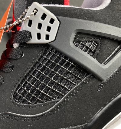 Jordan 4 Retro Bred (2019) 308497-060