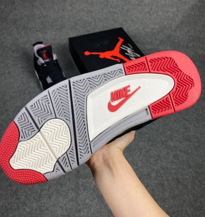 Jordan 4 Retro Bred (2019) 308497-060