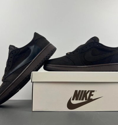 Jordan 1 Retro Low OG SP Travis Scott Velvet Brown