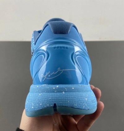 Kobe 6 Protro Blue Ice Grinch