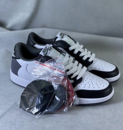 Travis Scott x Fragment x Air Jordan 1 Low Reverse Mocha