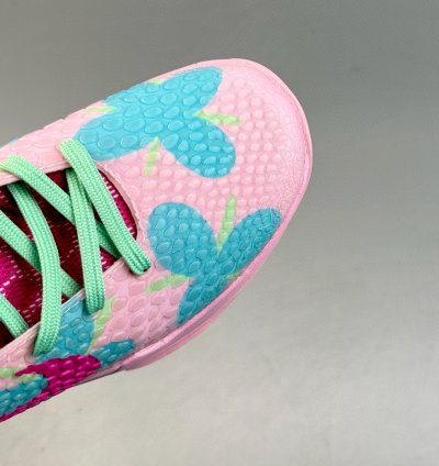Kobe 6 Demar Derozan PE " Pink "