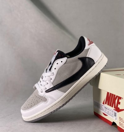 Travis Scott x Fragment x Air Jordan 1 Low