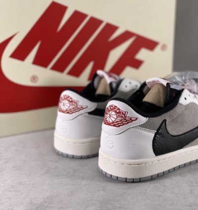Travis Scott x Fragment x Air Jordan 1 Low