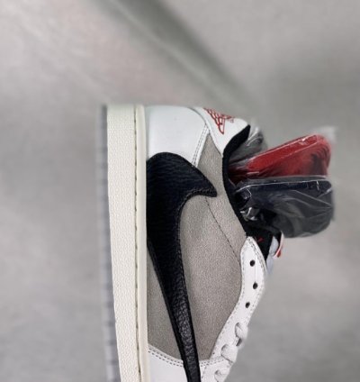 Travis Scott x Fragment x Air Jordan 1 Low