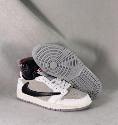 Travis Scott x Fragment x Air Jordan 1 Low