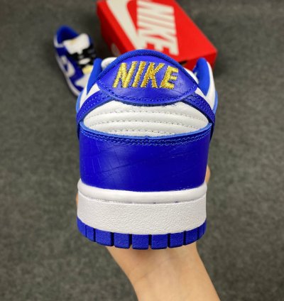 Nike Air SB Dunk Low Supreme Stars Hyper Royal