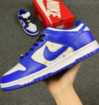 Nike Air SB Dunk Low Supreme Stars Hyper Royal