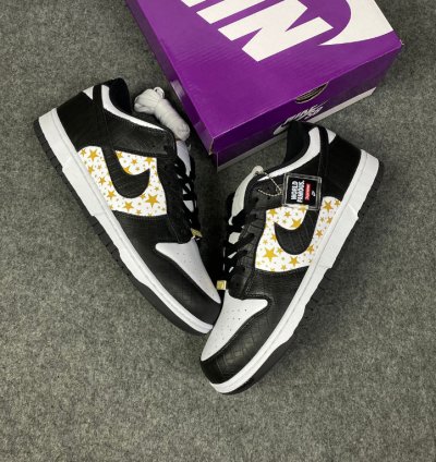 Nike SB Dunk Low Supreme Stars Black
