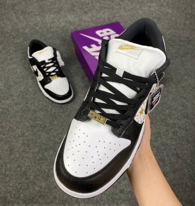 Nike SB Dunk Low Supreme Stars Black