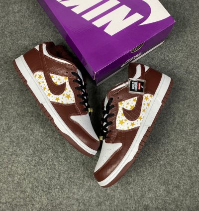 Nike SB Dunk Low Supreme Stars Barkroot Brown
