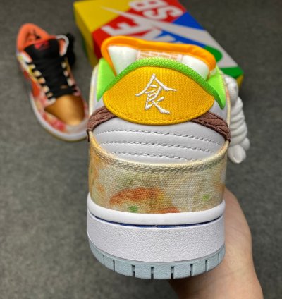 Nike SB Dunk Low Street Hawker