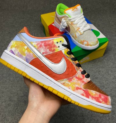 Nike SB Dunk Low Street Hawker