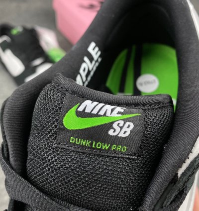 Nike SB Dunk Low Staple Panda Pigeon