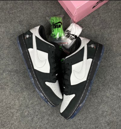 Nike SB Dunk Low Staple Panda Pigeon