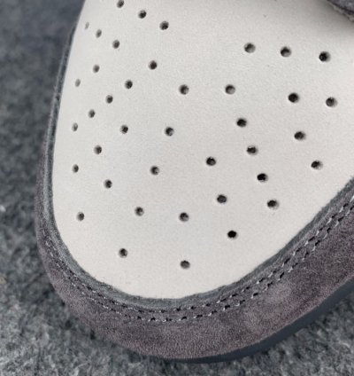 Nike SB Dunk Low Purple Pigeon