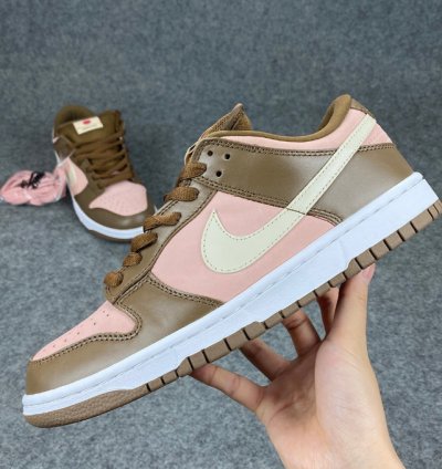 Nike SB Dunk Low Stussy Cherry