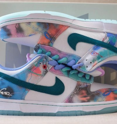 Nike SB Dunk Low Futura Laboratories Bleached Aqua