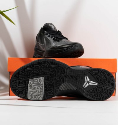 Nike Kobe 4 Blackout