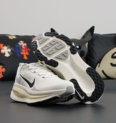 NIKE AIR ZOOM VOMERO 18 HM6803-101