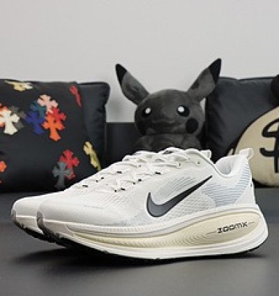 NIKE AIR ZOOM VOMERO 18 HM6803-101