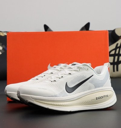 NIKE AIR ZOOM VOMERO 18 HM6803-101