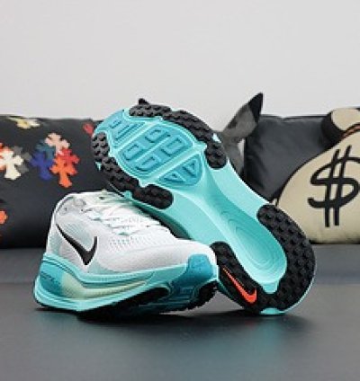 NIKE AIR ZOOM VOMERO 18 HM6803-103
