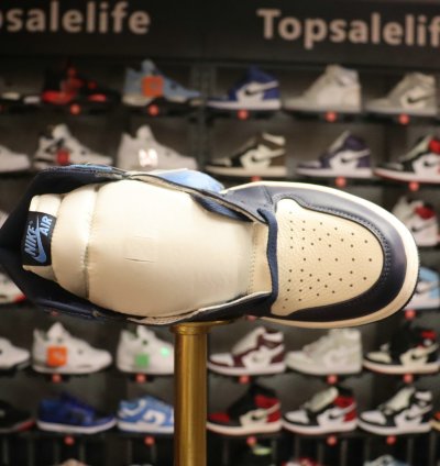 Air Jordan 1 Retro High OG 'Obsidian'