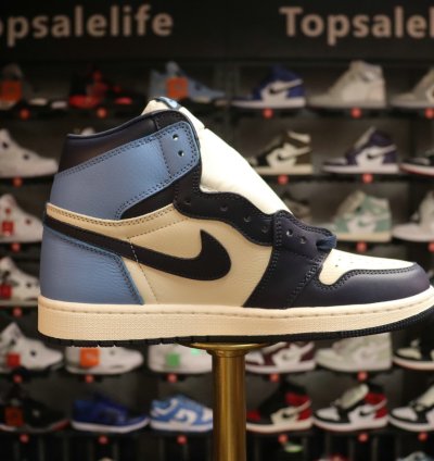 Air Jordan 1 Retro High OG 'Obsidian'