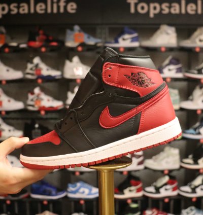 Air Jordan 1 Retro High OG 'Banned' 2016 [also worn by Rihanna]