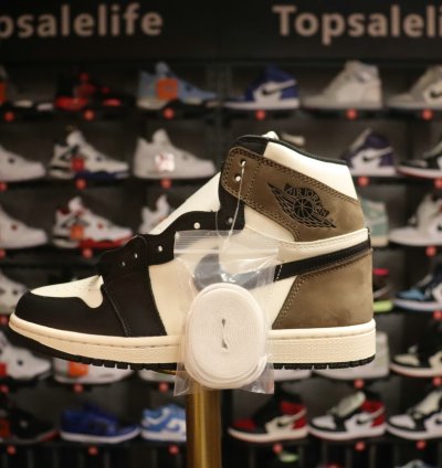 Air Jordan 1 Retro High OG 'Dark Mocha'
