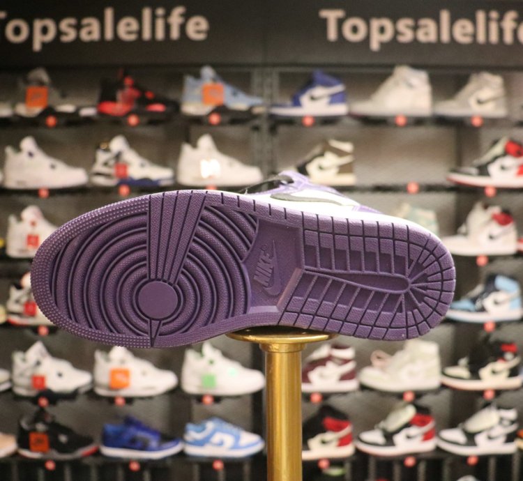 Air Jordan 1 Retro High OG 'Court Purple 2.0' also worn by Madsaki