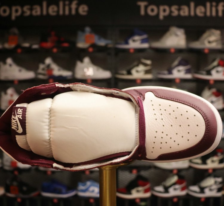 Air Jordan 1 Retro High 'Bordeaux'