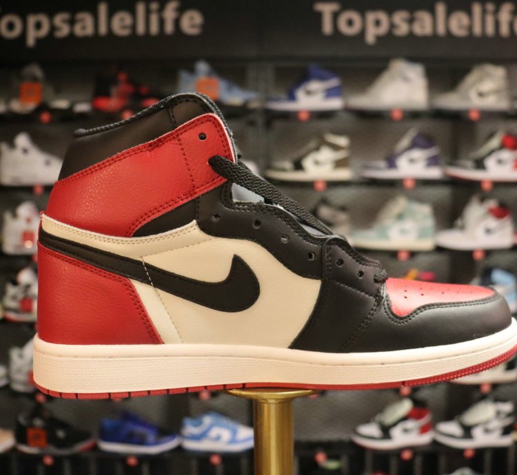 Air Jordan 1 Retro High OG 'Bred Toe'
