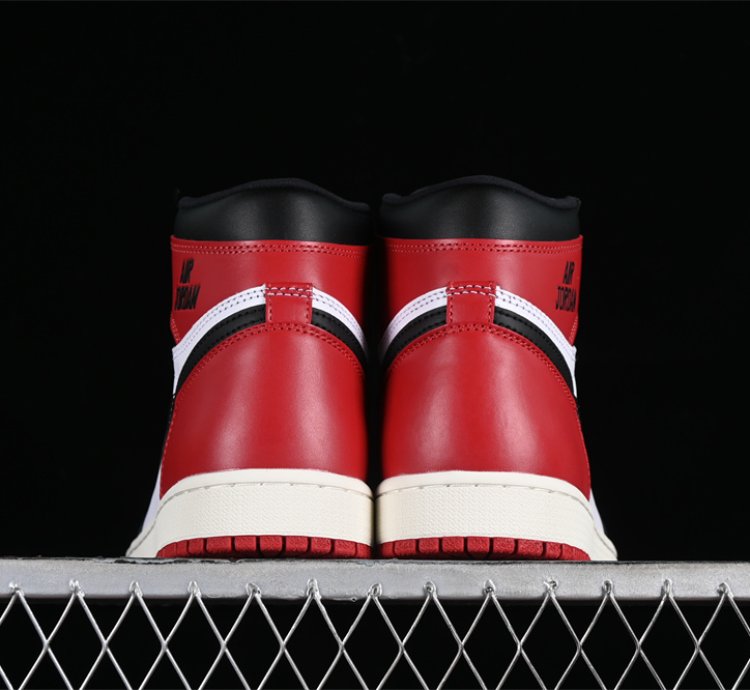 Black Toe Reimagined AJ1 DZ5485-106