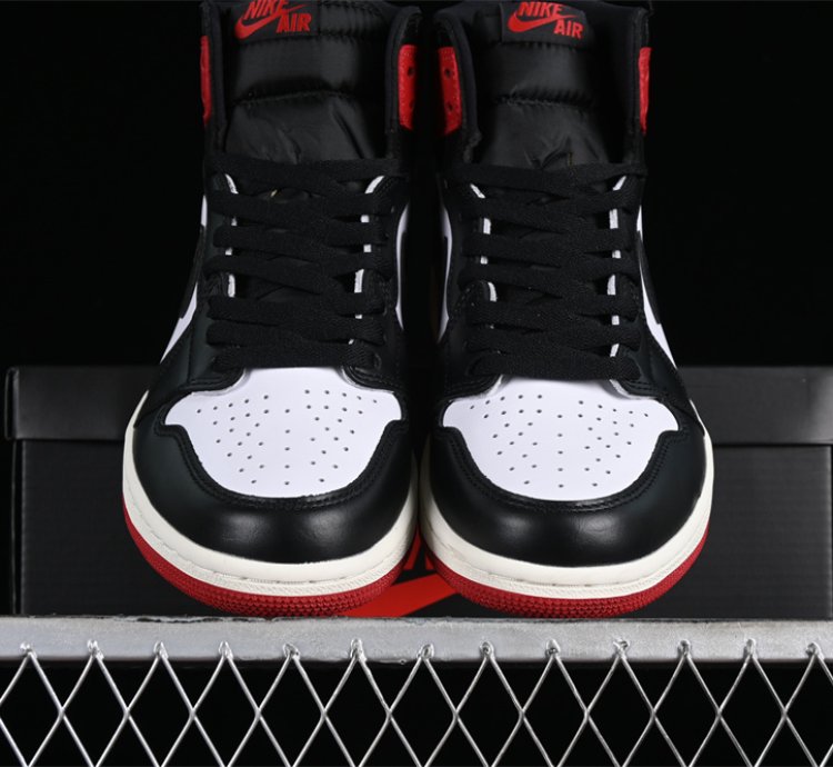 Black Toe Reimagined AJ1 DZ5485-106