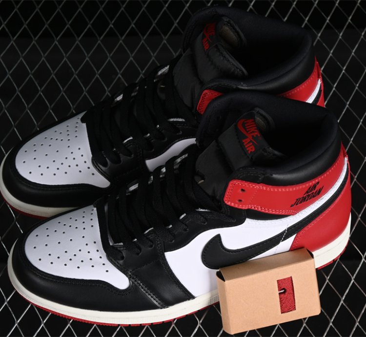 Black Toe Reimagined AJ1 DZ5485-106