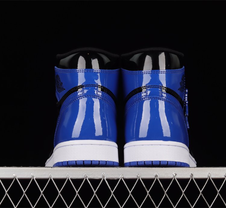 High AJ1 patent leather