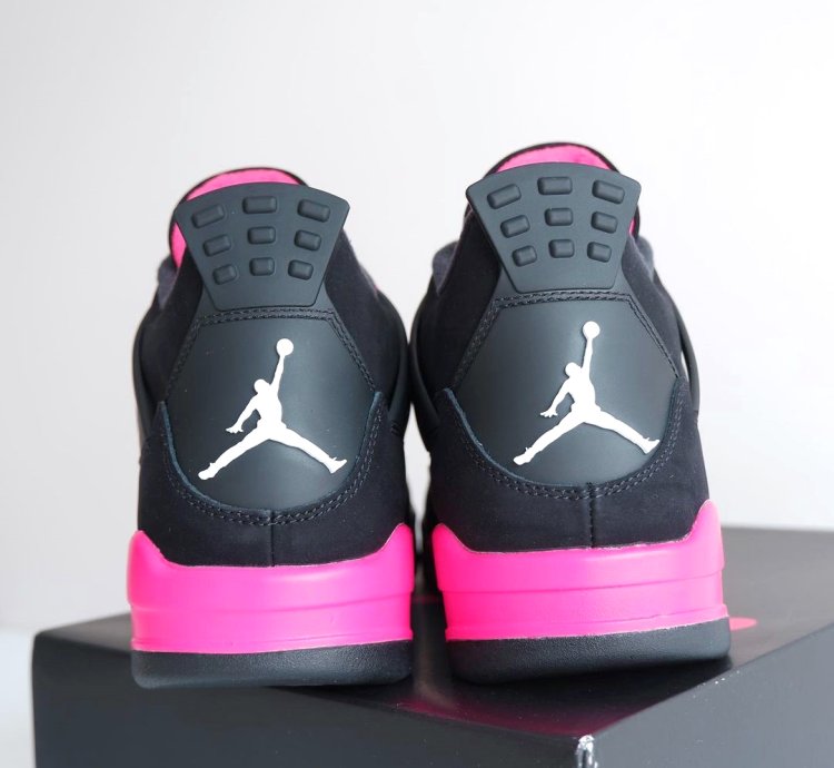 Jordan 4 ' Pink Thunder ' Sport Sneaker