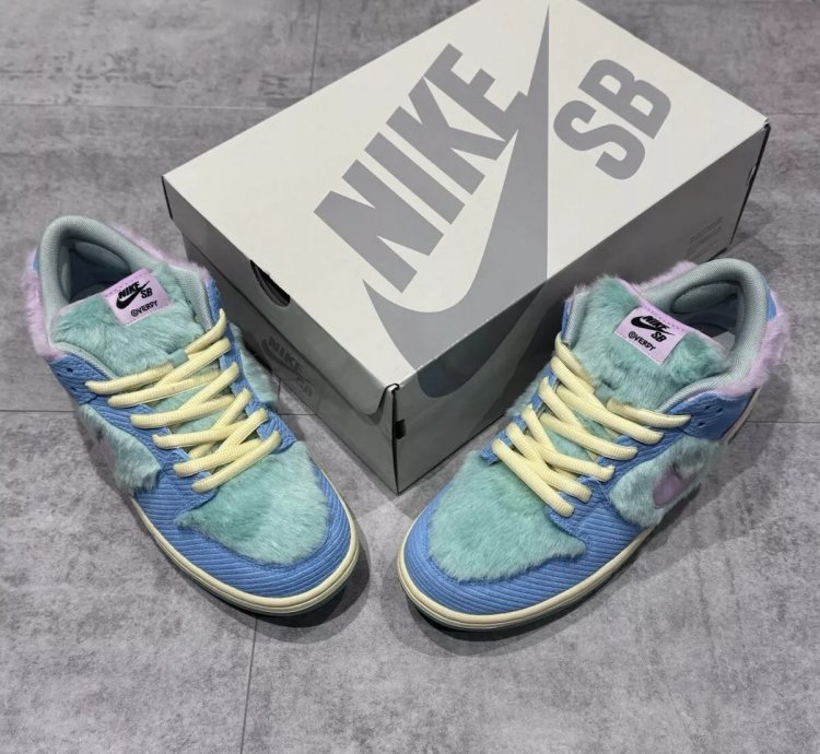 Nike Verdy x Dunk SB Low Visty Pro QS FN6040-400