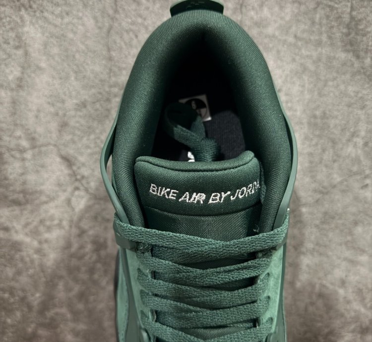 Air Jordan AJ4 RM Q7939-101