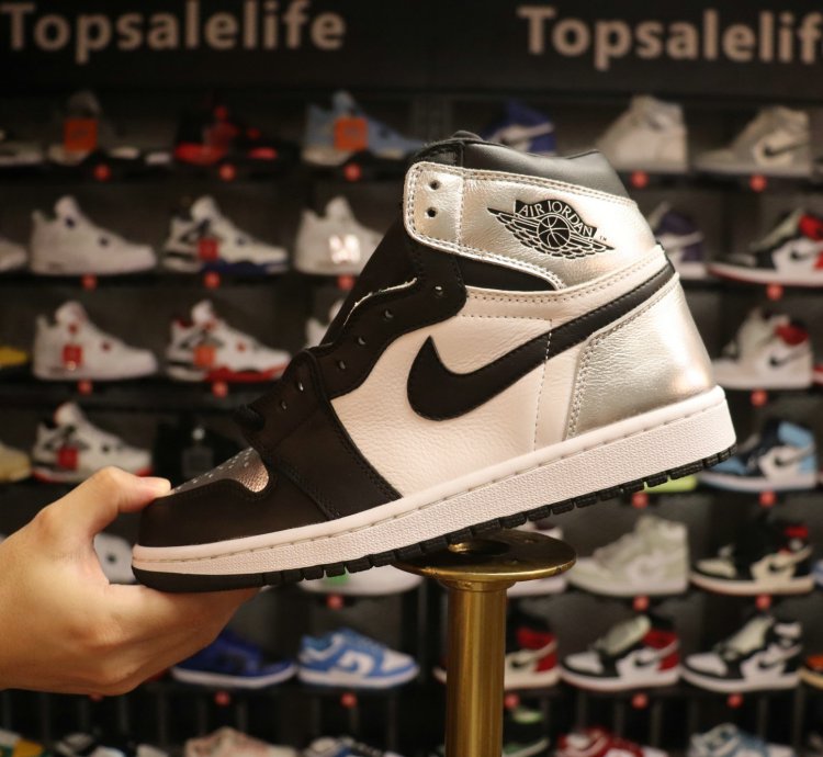 Nike Air Jordan 1 Retro High Silver Toe CD0461-001