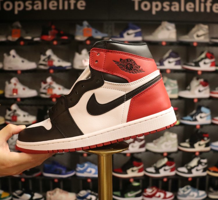 Nike Air Jordan 1 Retro High Satin Black Toe CD0461-016