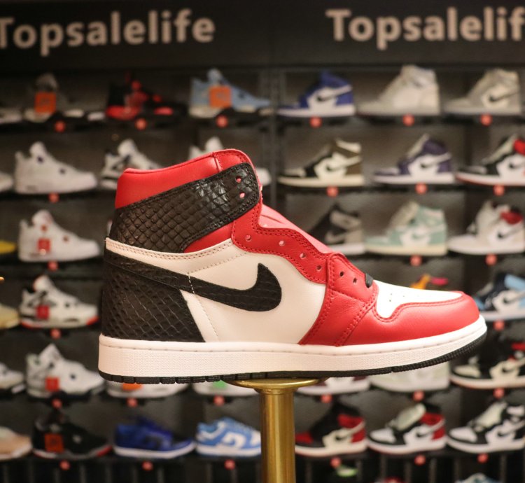 Nike Air Jordan 1 Retro High OG 'Satin Red' CD0461-601