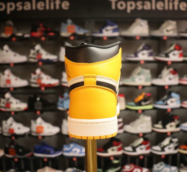 Nike Air Jordan 1 Retro High OG 'Yellow Toe' 555088-711