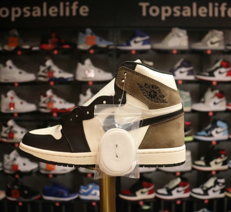 Nike Air Jordan 1 Retro High OG 'Dark Mocha' 555088-105