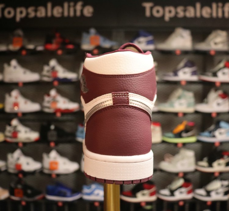 Air Jordan 1 Retro High 'Bordeaux' 555088-611