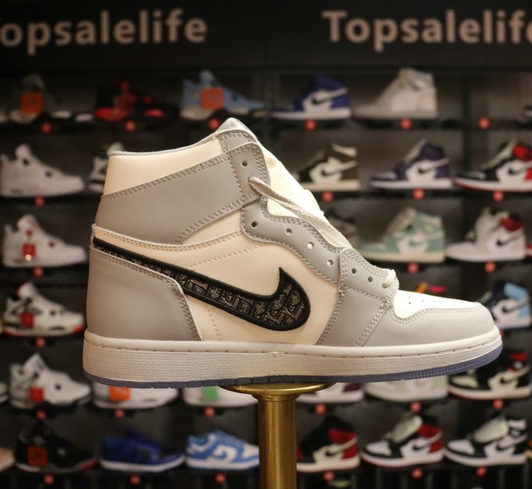 Dior x Air Jordan 1 High OG 'White Wolf Grey' CN8607-002