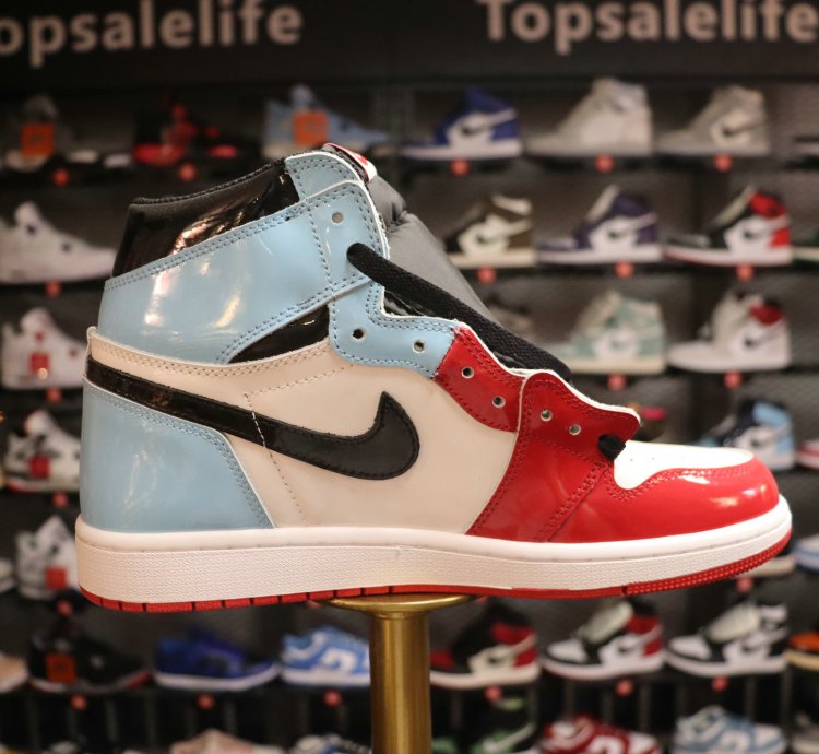 Air Jordan 1 Retro High Fearless UNC Chicago CK5666-100